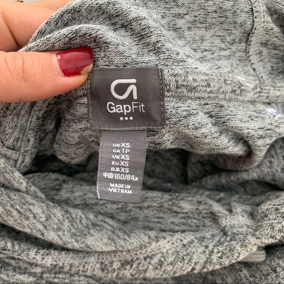 GapFit Hooded Poncho - Picture 3 of 3
